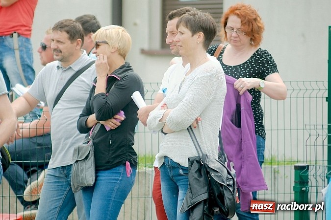 Zdjęcie w galerii na portalu naszraciborz.pl: Tworków Cup 2015: Wiele emocji i bramek w Tworkowie. MKS Żory z pucharem Wójta wiadomości z regionu