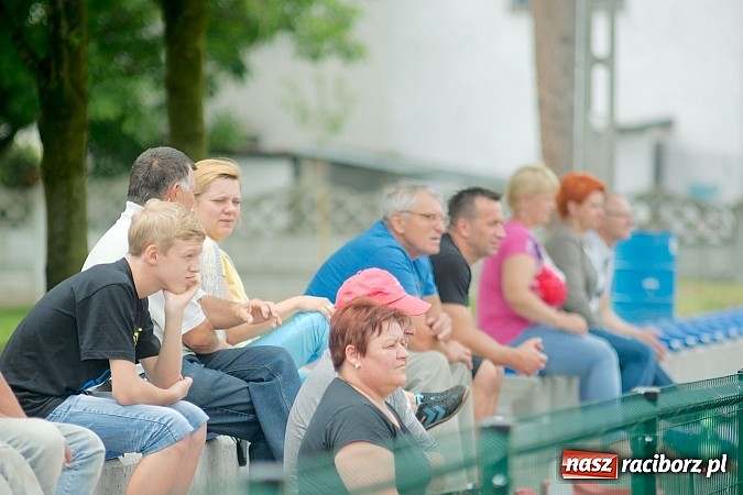 Zdjęcie w galerii na portalu naszraciborz.pl: Tworków Cup 2015: Wiele emocji i bramek w Tworkowie. MKS Żory z pucharem Wójta wiadomości z regionu