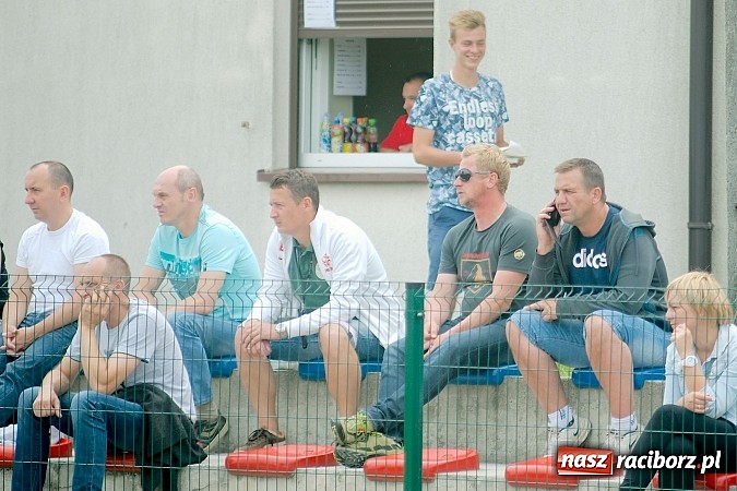 Zdjęcie w galerii na portalu naszraciborz.pl: Tworków Cup 2015: Wiele emocji i bramek w Tworkowie. MKS Żory z pucharem Wójta wiadomości z regionu