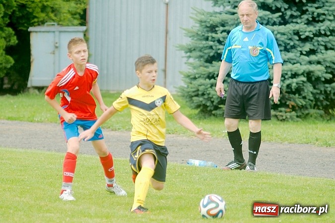 Zdjęcie w galerii na portalu naszraciborz.pl: Tworków Cup 2015: Wiele emocji i bramek w Tworkowie. MKS Żory z pucharem Wójta wiadomości z regionu