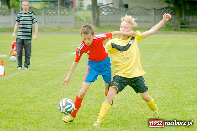 Zdjęcie w galerii na portalu naszraciborz.pl: Tworków Cup 2015: Wiele emocji i bramek w Tworkowie. MKS Żory z pucharem Wójta wiadomości z regionu
