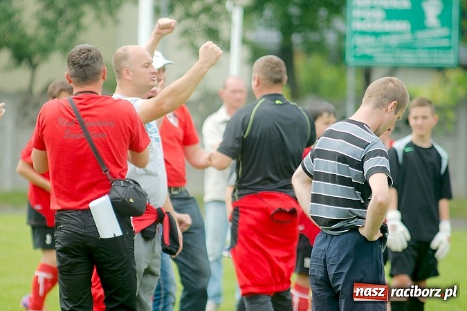 Zdjęcie w galerii na portalu naszraciborz.pl: Tworków Cup 2015: Wiele emocji i bramek w Tworkowie. MKS Żory z pucharem Wójta wiadomości z regionu