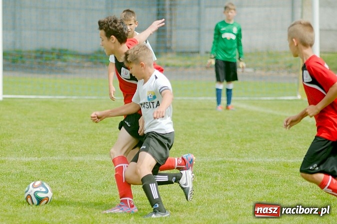 Zdjęcie w galerii na portalu naszraciborz.pl: Tworków Cup 2015: Wiele emocji i bramek w Tworkowie. MKS Żory z pucharem Wójta wiadomości z regionu