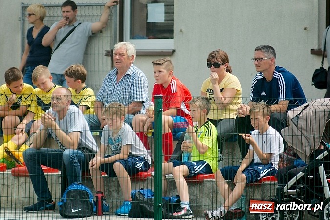 Zdjęcie w galerii na portalu naszraciborz.pl: Tworków Cup 2015: Wiele emocji i bramek w Tworkowie. MKS Żory z pucharem Wójta wiadomości z regionu