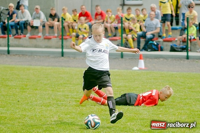 Zdjęcie w galerii na portalu naszraciborz.pl: Tworków Cup 2015: Wiele emocji i bramek w Tworkowie. MKS Żory z pucharem Wójta wiadomości z regionu