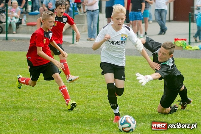Zdjęcie w galerii na portalu naszraciborz.pl: Tworków Cup 2015: Wiele emocji i bramek w Tworkowie. MKS Żory z pucharem Wójta wiadomości z regionu