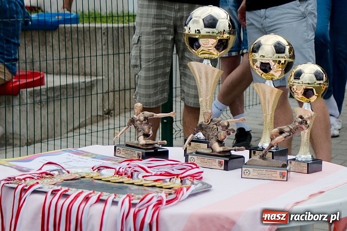 Zdjęcie w galerii na portalu naszraciborz.pl: Tworków Cup 2015: Wiele emocji i bramek w Tworkowie. MKS Żory z pucharem Wójta wiadomości z regionu