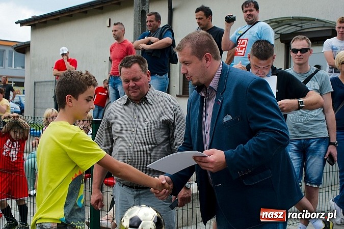 Zdjęcie w galerii na portalu naszraciborz.pl: Tworków Cup 2015: Wiele emocji i bramek w Tworkowie. MKS Żory z pucharem Wójta wiadomości z regionu