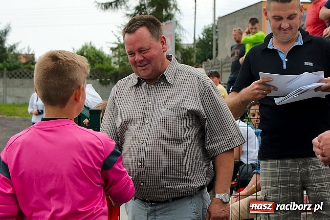 Zdjęcie w galerii na portalu naszraciborz.pl: Tworków Cup 2015: Wiele emocji i bramek w Tworkowie. MKS Żory z pucharem Wójta wiadomości z regionu