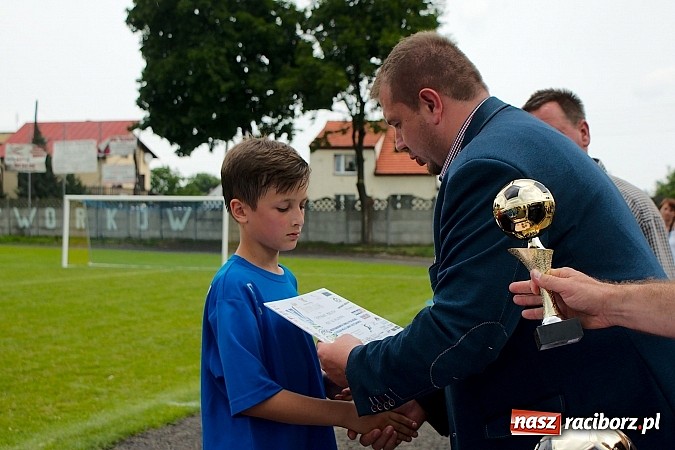 Zdjęcie w galerii na portalu naszraciborz.pl: Tworków Cup 2015: Wiele emocji i bramek w Tworkowie. MKS Żory z pucharem Wójta wiadomości z regionu