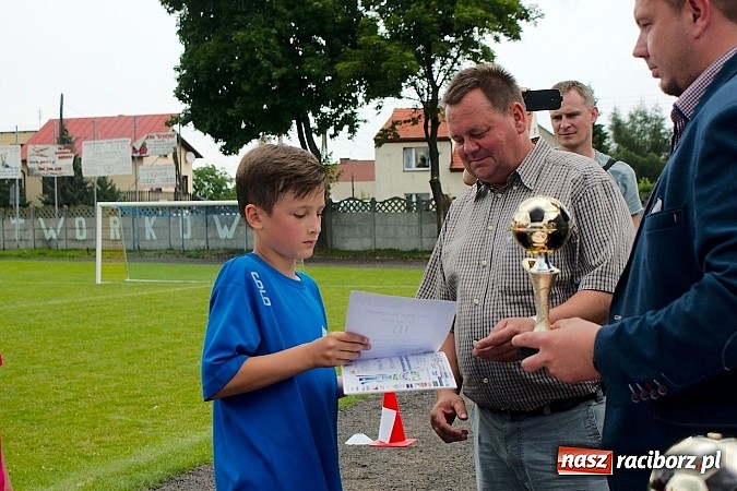 Zdjęcie w galerii na portalu naszraciborz.pl: Tworków Cup 2015: Wiele emocji i bramek w Tworkowie. MKS Żory z pucharem Wójta wiadomości z regionu