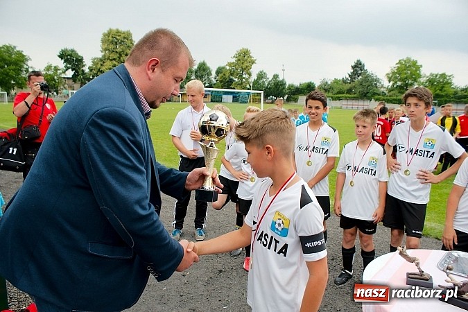 Zdjęcie w galerii na portalu naszraciborz.pl: Tworków Cup 2015: Wiele emocji i bramek w Tworkowie. MKS Żory z pucharem Wójta wiadomości z regionu