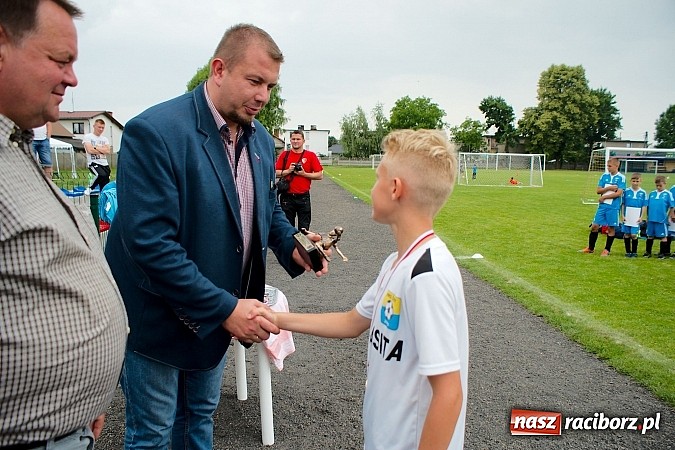 Zdjęcie w galerii na portalu naszraciborz.pl: Tworków Cup 2015: Wiele emocji i bramek w Tworkowie. MKS Żory z pucharem Wójta wiadomości z regionu
