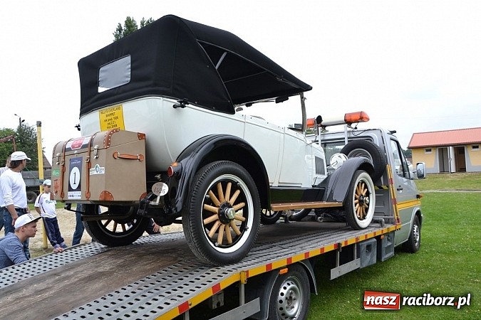 Zdjęcie w galerii na portalu naszraciborz.pl: Zabełków. Piękno starych samochodów  wiadomości z regionu