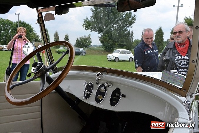 Zdjęcie w galerii na portalu naszraciborz.pl: Zabełków. Piękno starych samochodów  wiadomości z regionu