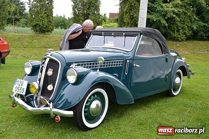 Zdjęcie w galerii na portalu naszraciborz.pl: Zabełków. Piękno starych samochodów  wiadomości z regionu