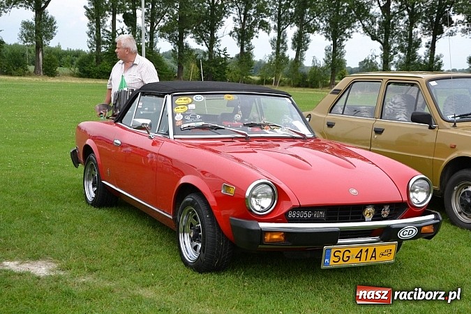 Zdjęcie w galerii na portalu naszraciborz.pl: Zabełków. Piękno starych samochodów  wiadomości z regionu