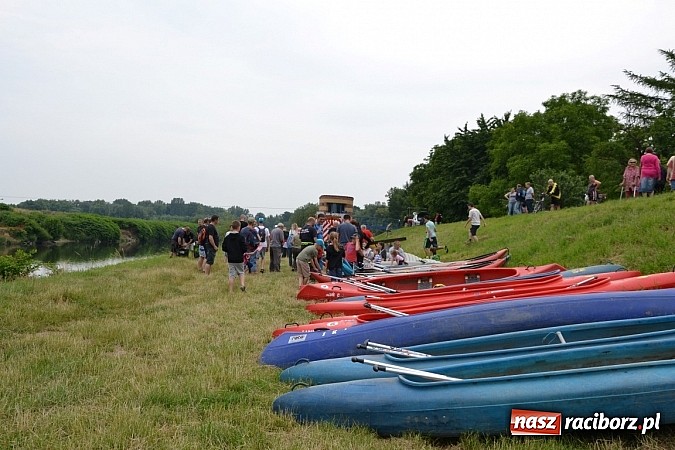 Zdjęcie w galerii na portalu naszraciborz.pl: Chałupki-Bogumin. Sezon kajakowy otwarty  wiadomości z regionu