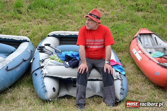 Zdjęcie w galerii na portalu naszraciborz.pl: Chałupki-Bogumin. Sezon kajakowy otwarty  wiadomości z regionu