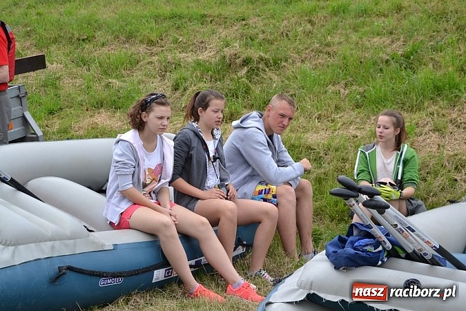 Zdjęcie w galerii na portalu naszraciborz.pl: Chałupki-Bogumin. Sezon kajakowy otwarty  wiadomości z regionu