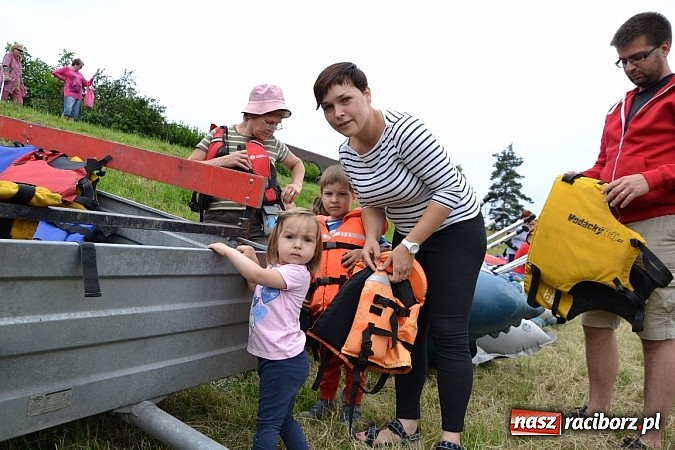 Zdjęcie w galerii na portalu naszraciborz.pl: Chałupki-Bogumin. Sezon kajakowy otwarty  wiadomości z regionu