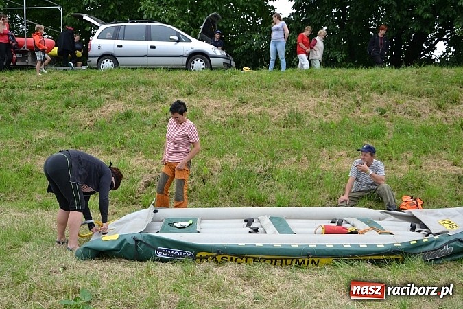 Zdjęcie w galerii na portalu naszraciborz.pl: Chałupki-Bogumin. Sezon kajakowy otwarty  wiadomości z regionu