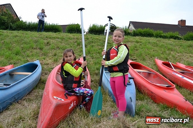 Zdjęcie w galerii na portalu naszraciborz.pl: Chałupki-Bogumin. Sezon kajakowy otwarty  wiadomości z regionu