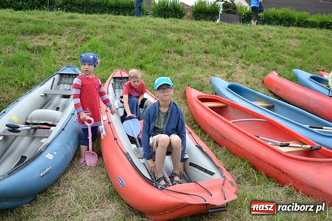 Zdjęcie w galerii na portalu naszraciborz.pl: Chałupki-Bogumin. Sezon kajakowy otwarty  wiadomości z regionu