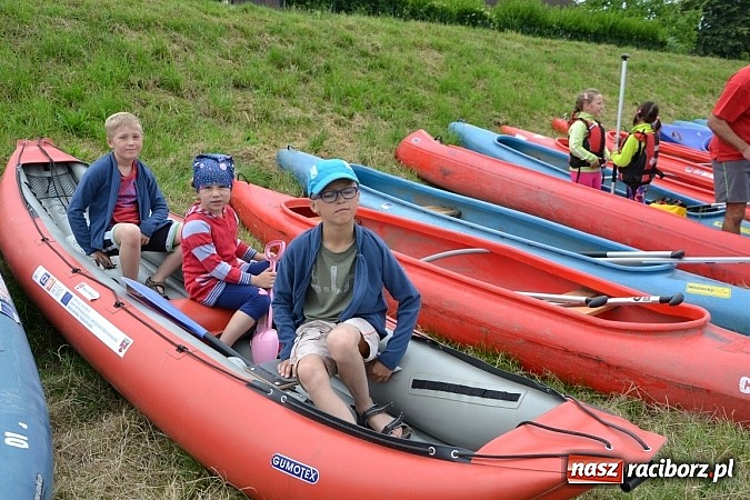 Zdjęcie w galerii na portalu naszraciborz.pl: Chałupki-Bogumin. Sezon kajakowy otwarty  wiadomości z regionu
