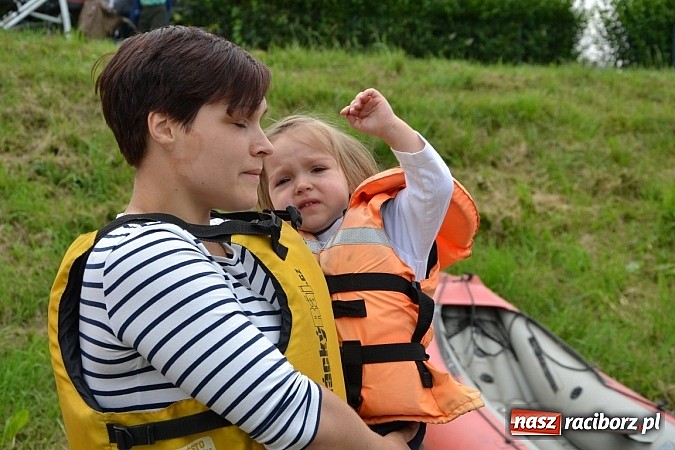 Zdjęcie w galerii na portalu naszraciborz.pl: Chałupki-Bogumin. Sezon kajakowy otwarty  wiadomości z regionu