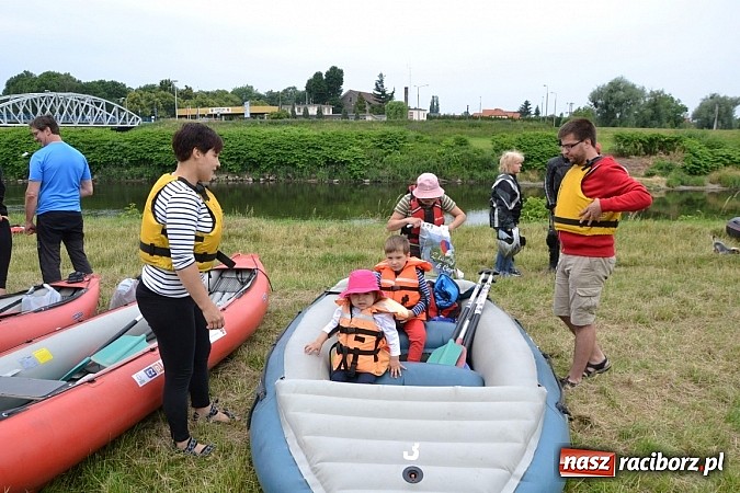 Zdjęcie w galerii na portalu naszraciborz.pl: Chałupki-Bogumin. Sezon kajakowy otwarty  wiadomości z regionu