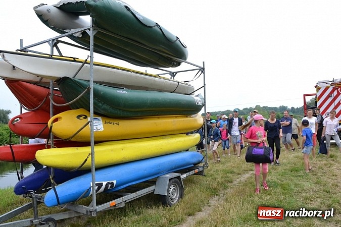 Zdjęcie w galerii na portalu naszraciborz.pl: Chałupki-Bogumin. Sezon kajakowy otwarty  wiadomości z regionu
