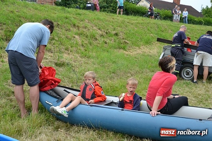 Zdjęcie w galerii na portalu naszraciborz.pl: Chałupki-Bogumin. Sezon kajakowy otwarty  wiadomości z regionu