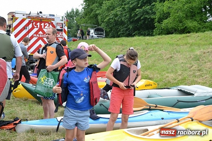 Zdjęcie w galerii na portalu naszraciborz.pl: Chałupki-Bogumin. Sezon kajakowy otwarty  wiadomości z regionu
