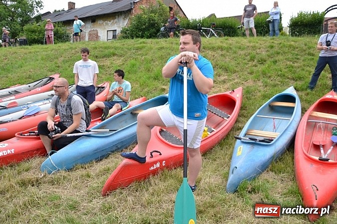 Zdjęcie w galerii na portalu naszraciborz.pl: Chałupki-Bogumin. Sezon kajakowy otwarty  wiadomości z regionu