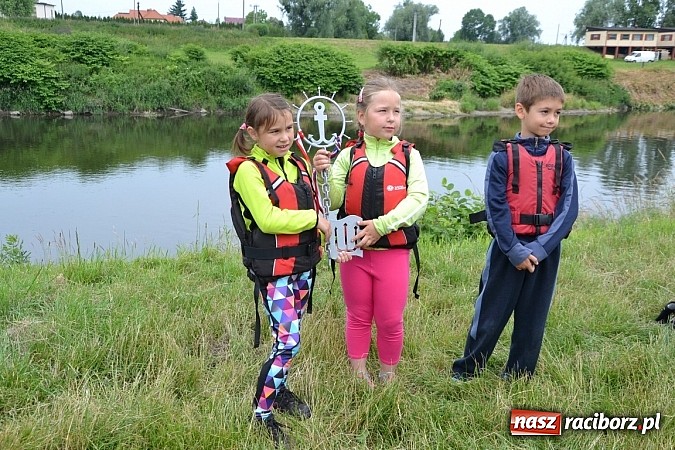 Zdjęcie w galerii na portalu naszraciborz.pl: Chałupki-Bogumin. Sezon kajakowy otwarty  wiadomości z regionu