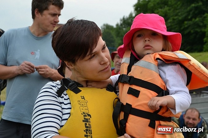 Zdjęcie w galerii na portalu naszraciborz.pl: Chałupki-Bogumin. Sezon kajakowy otwarty  wiadomości z regionu