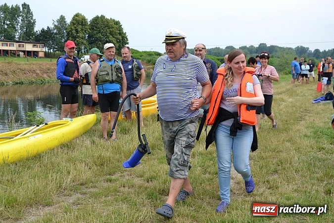 Zdjęcie w galerii na portalu naszraciborz.pl: Chałupki-Bogumin. Sezon kajakowy otwarty  wiadomości z regionu