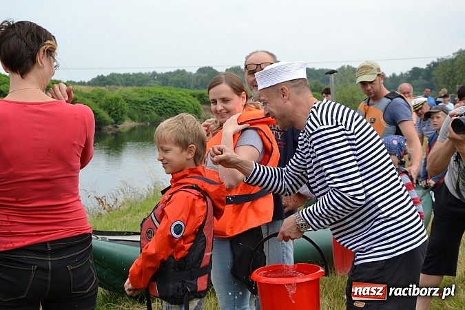 Zdjęcie w galerii na portalu naszraciborz.pl: Chałupki-Bogumin. Sezon kajakowy otwarty  wiadomości z regionu