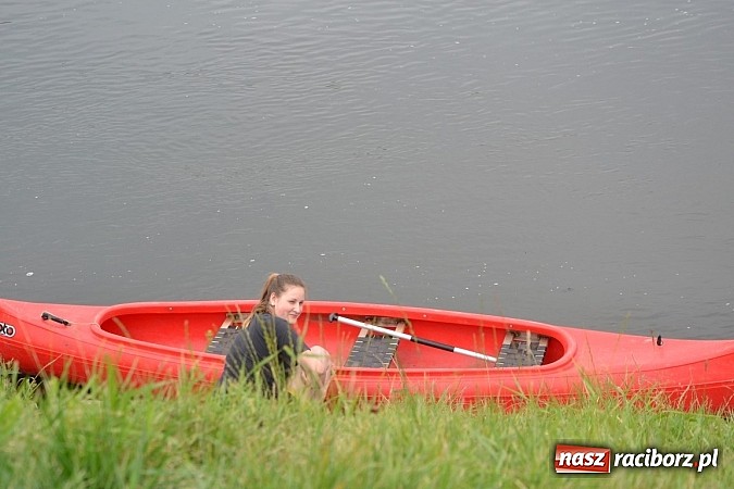 Zdjęcie w galerii na portalu naszraciborz.pl: Chałupki-Bogumin. Sezon kajakowy otwarty  wiadomości z regionu