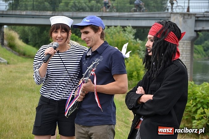 Zdjęcie w galerii na portalu naszraciborz.pl: Chałupki-Bogumin. Sezon kajakowy otwarty  wiadomości z regionu