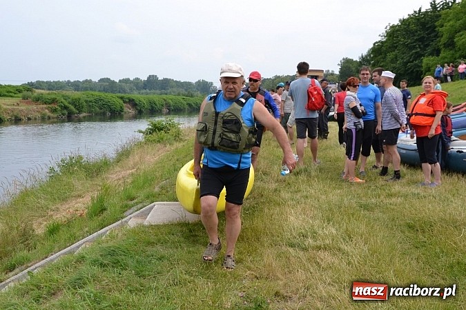 Zdjęcie w galerii na portalu naszraciborz.pl: Chałupki-Bogumin. Sezon kajakowy otwarty  wiadomości z regionu