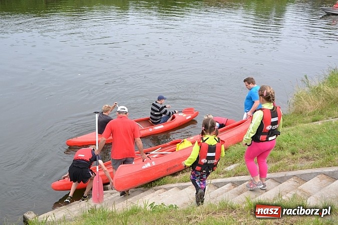 Zdjęcie w galerii na portalu naszraciborz.pl: Chałupki-Bogumin. Sezon kajakowy otwarty  wiadomości z regionu