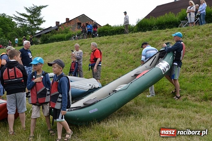 Zdjęcie w galerii na portalu naszraciborz.pl: Chałupki-Bogumin. Sezon kajakowy otwarty  wiadomości z regionu