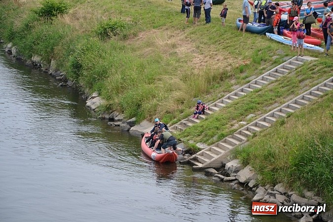 Zdjęcie w galerii na portalu naszraciborz.pl: Chałupki-Bogumin. Sezon kajakowy otwarty  wiadomości z regionu