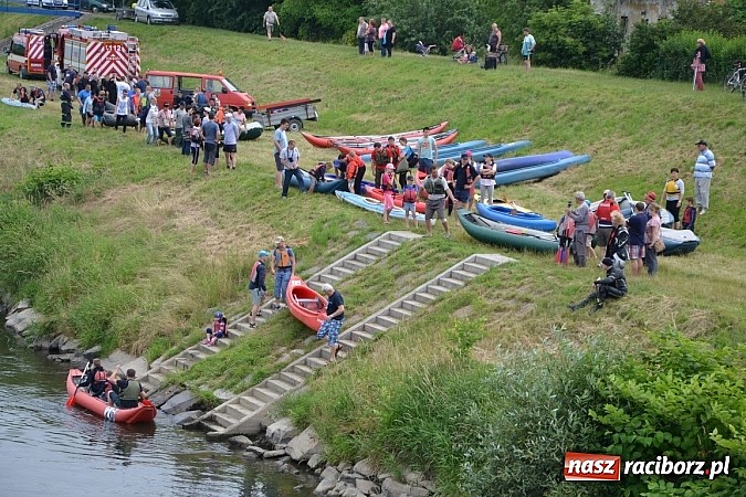 Zdjęcie w galerii na portalu naszraciborz.pl: Chałupki-Bogumin. Sezon kajakowy otwarty  wiadomości z regionu