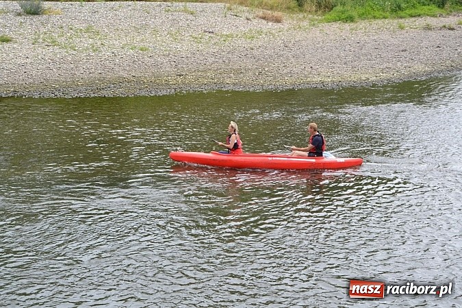 Zdjęcie w galerii na portalu naszraciborz.pl: Chałupki-Bogumin. Sezon kajakowy otwarty  wiadomości z regionu
