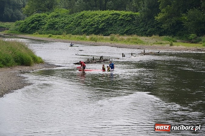 Zdjęcie w galerii na portalu naszraciborz.pl: Chałupki-Bogumin. Sezon kajakowy otwarty  wiadomości z regionu