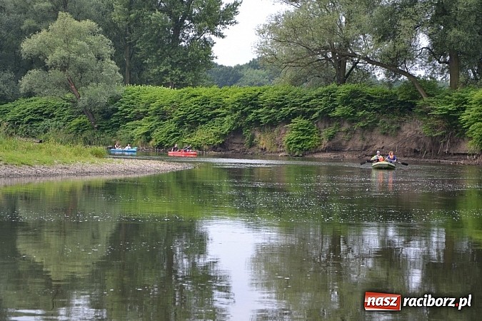 Zdjęcie w galerii na portalu naszraciborz.pl: Chałupki-Bogumin. Sezon kajakowy otwarty  wiadomości z regionu