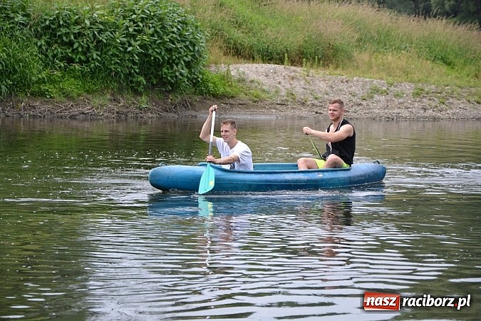 Zdjęcie w galerii na portalu naszraciborz.pl: Chałupki-Bogumin. Sezon kajakowy otwarty  wiadomości z regionu